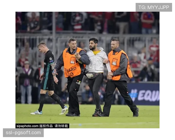 欧冠：皇马补时连入两球3-2逆转拜仁，维尼修斯传射建功